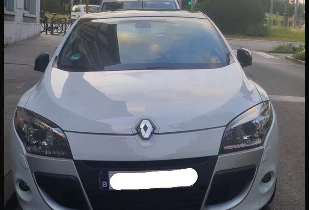 Renault Mégane Coupé 1.5 dCi Bose Edition FAP
