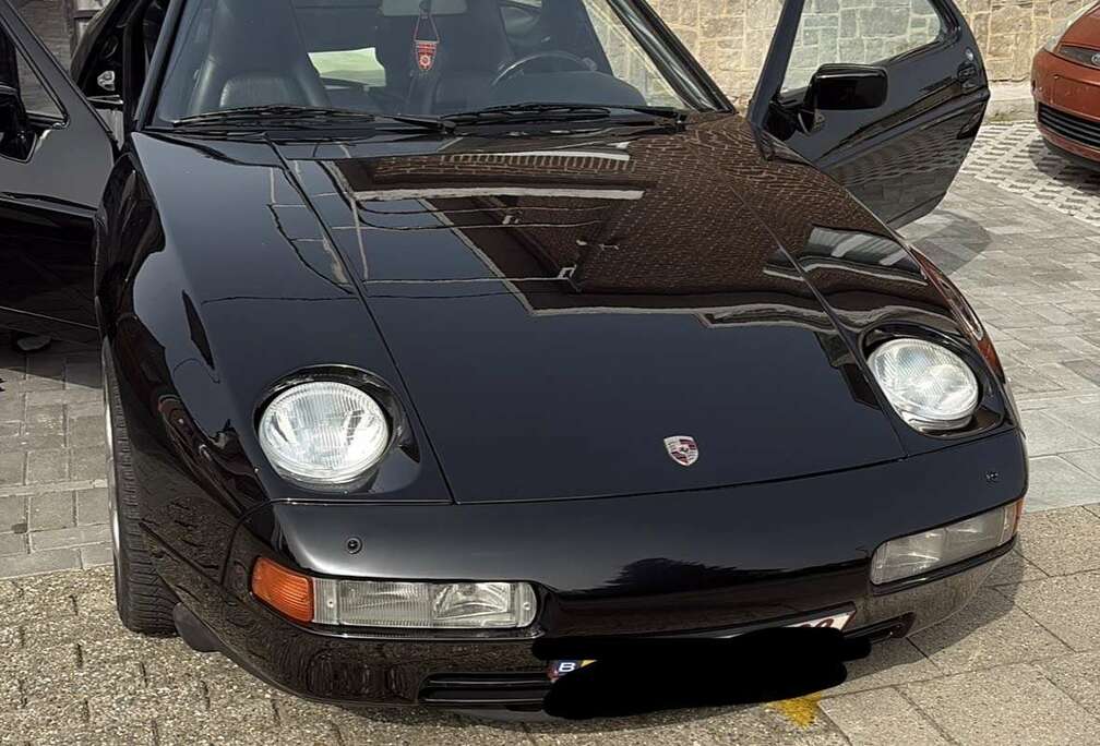 Porsche 928 S4