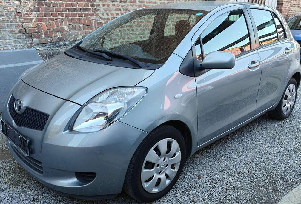 Toyota 1.3i climatisé 116000 km