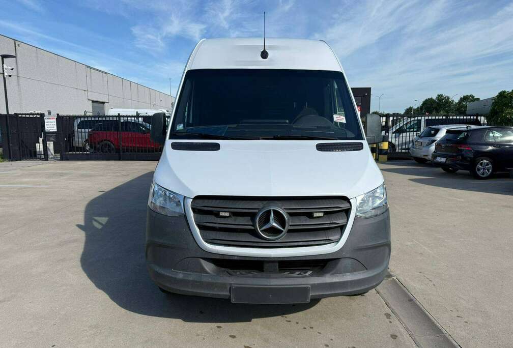 Mercedes-Benz 519 CDI (Stock ID 97158)
