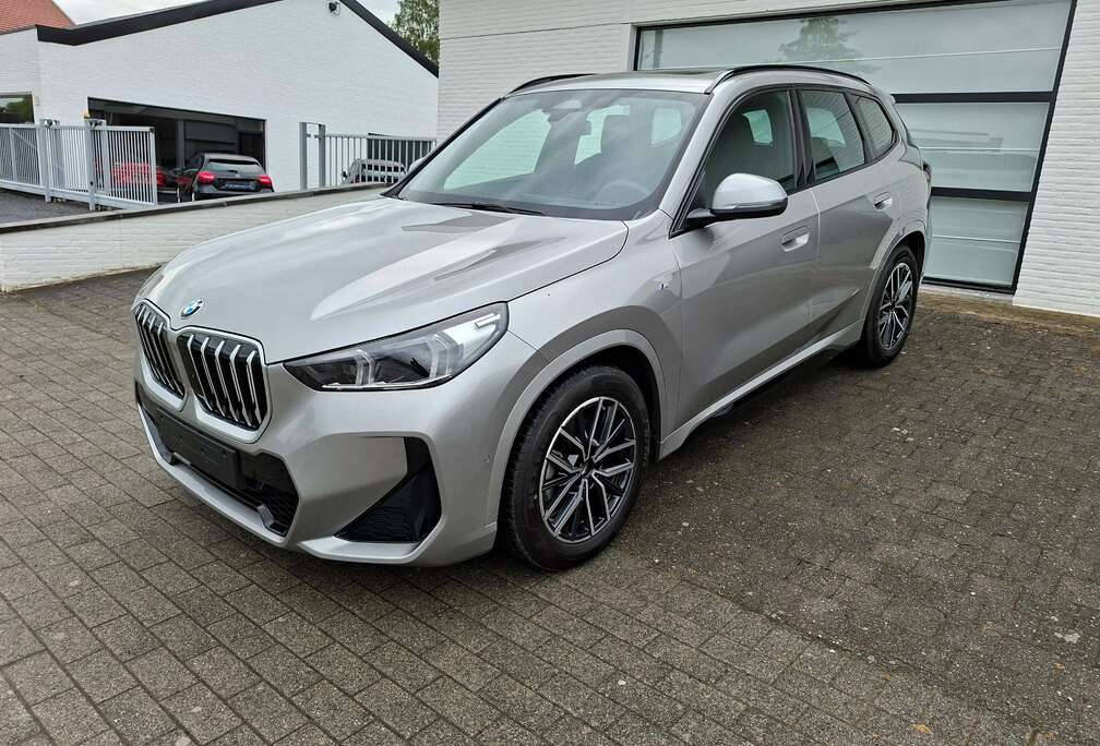 BMW X1 1.5iA sDrive18 M PACK PANO+SCHUIFDAK NAVI