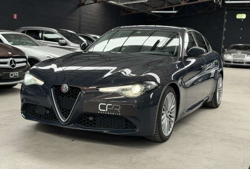 Alfa Romeo 2.2 JTDm * GPS * RADAR * LED * CUIR PARTIEL * GARANTIE