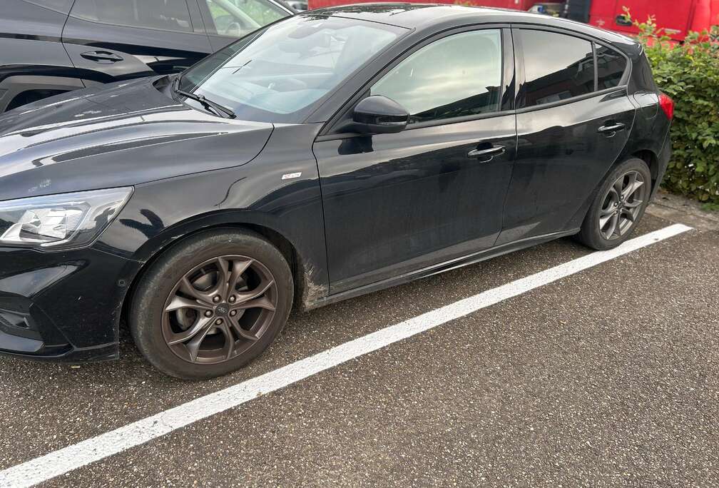 Ford Focus 1.0 EcoBoost Hybrid ST-LINE