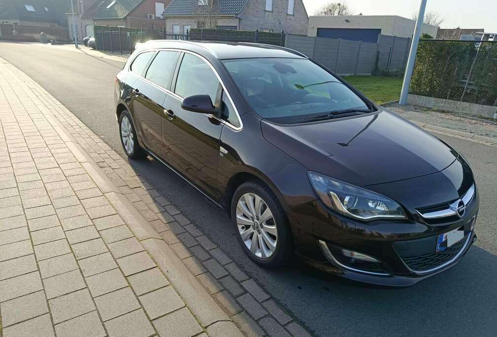 Opel Astra Sports Tourer 1.4 Turbo Cosmo