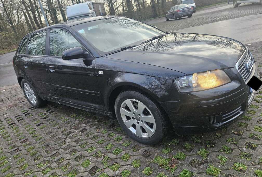 Audi 1.6i 16v FSI Ambiente