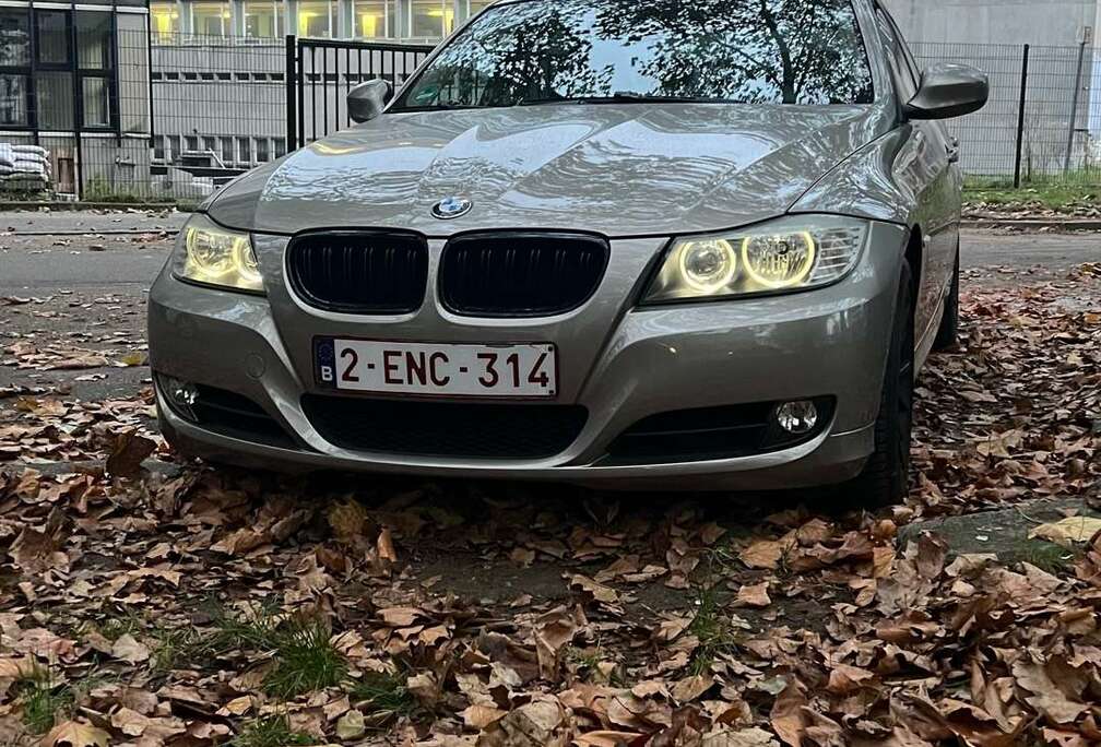 BMW 320i