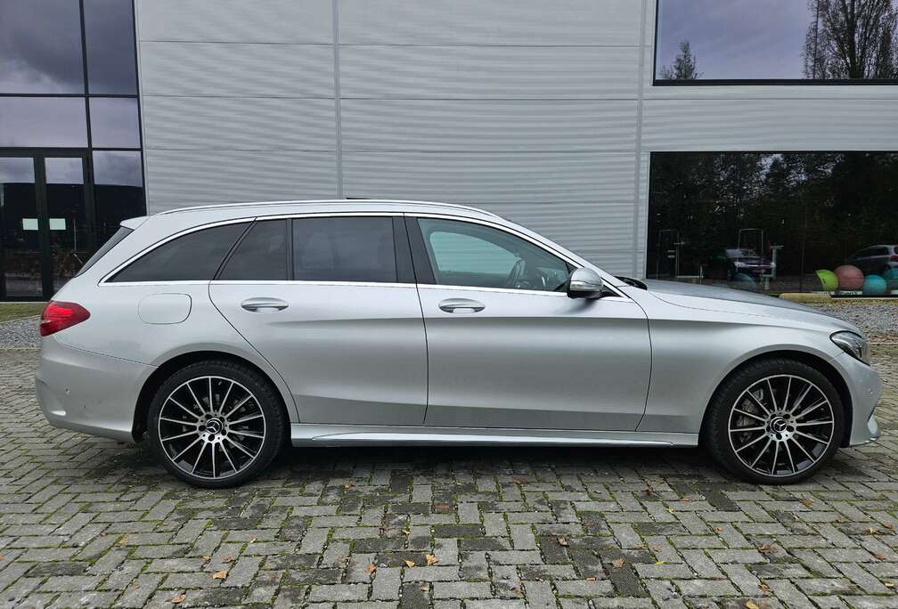 Mercedes-Benz d 4-MATIC (Bluetec) AMG-line / 19\