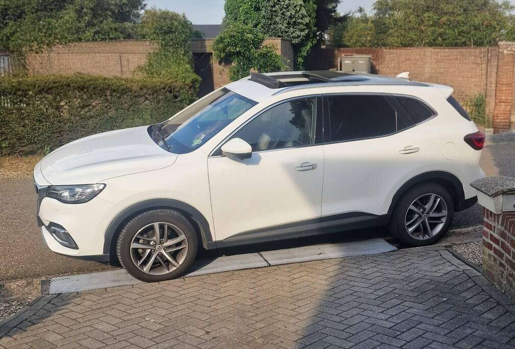 MG EHS PHEV 1.5 Turbo Luxury