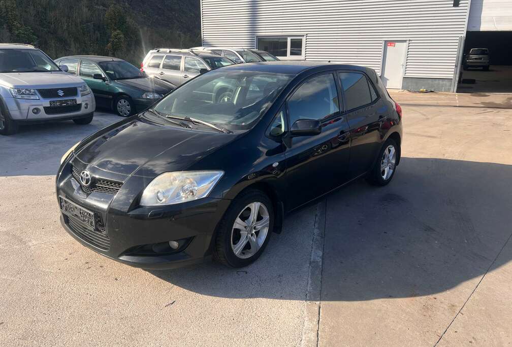 Toyota Auris 1.4i VVT-i Linea Luna