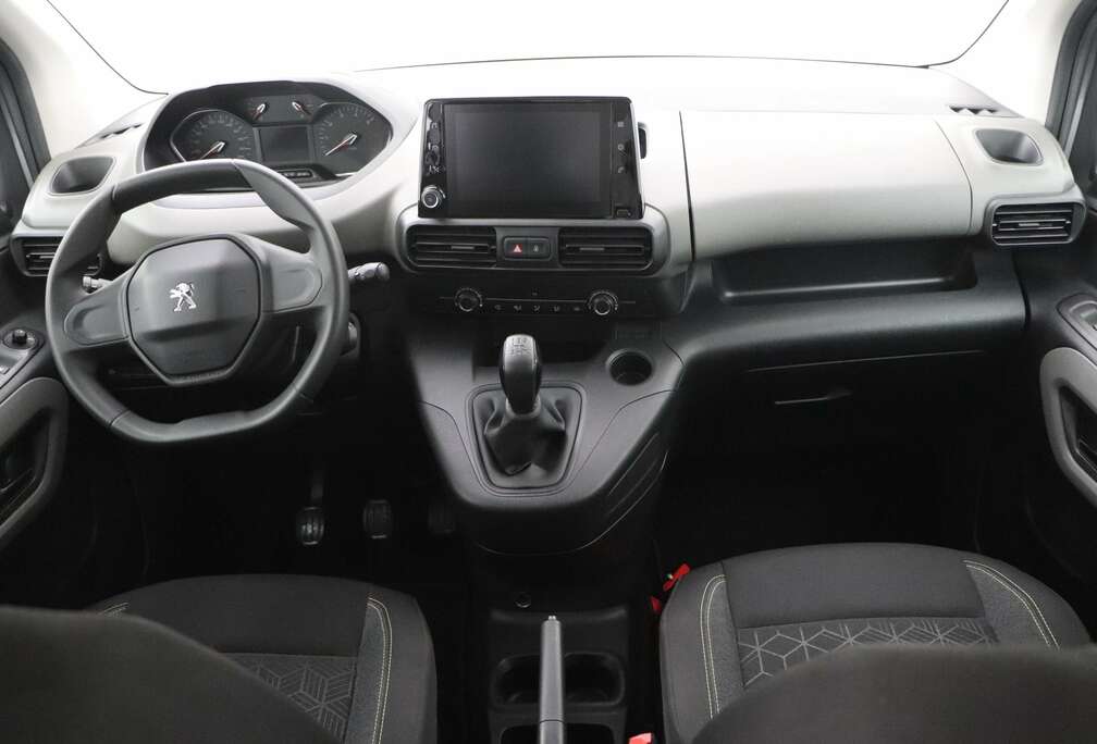 Peugeot 1.5 BlueHDi Standard Active GPS PDC Carplay Trekha