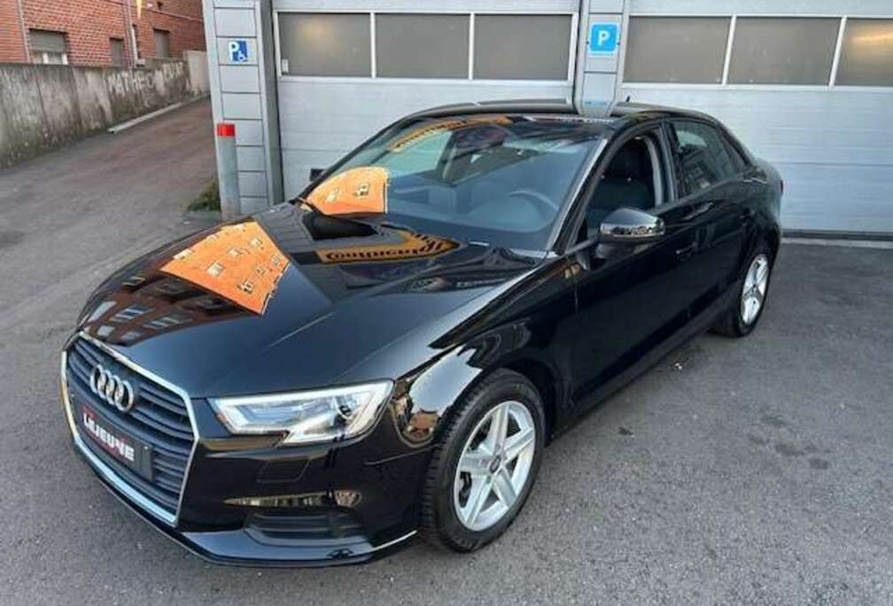 Audi 35 TFSIS tronic - Très belle Garantie - sedan