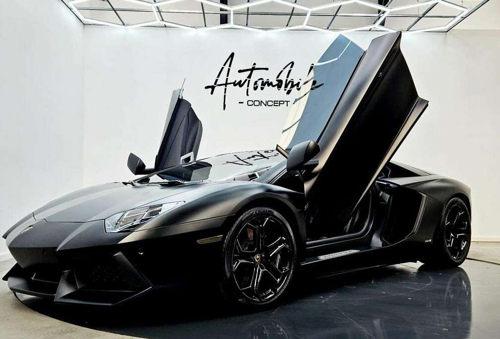 Lamborghini LP700-4V12TVA DÉDUCTIBLENERO NEMESIS COLOR
