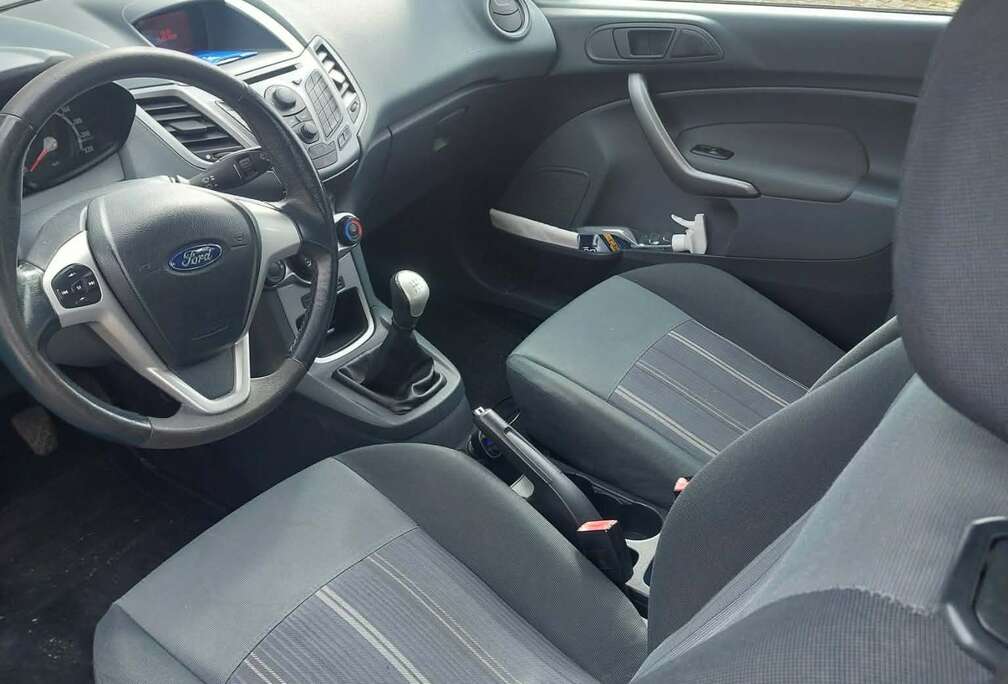 Ford Fiesta 1.3i Colorline