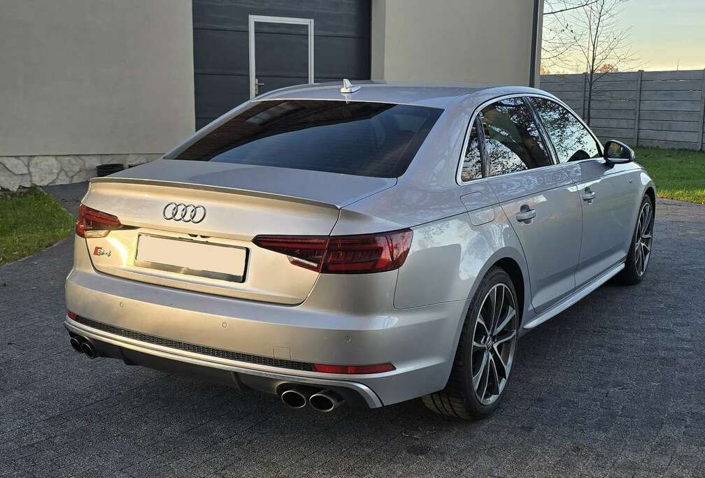 Audi 3.0 TFSI quattro tiptronic