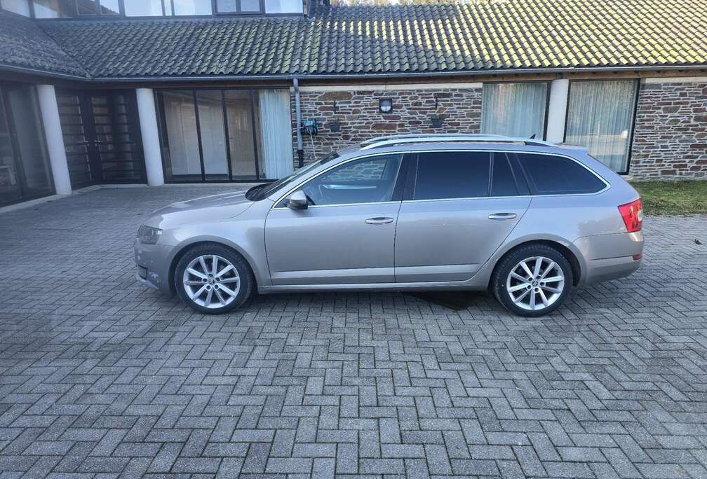 Skoda SW 2.0 CR TDi Ambition DSG