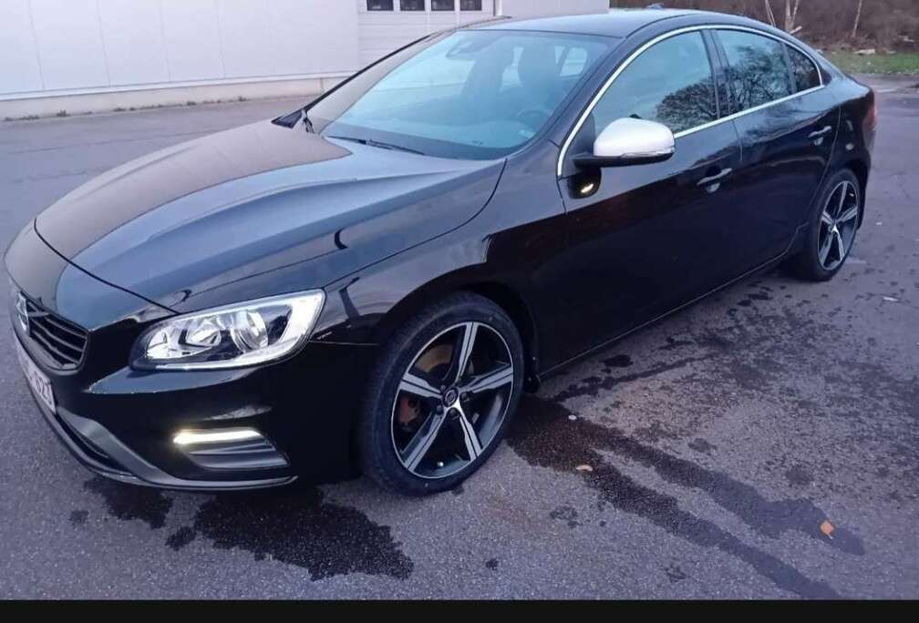 Volvo 2.0 D2 Momentum R-Design