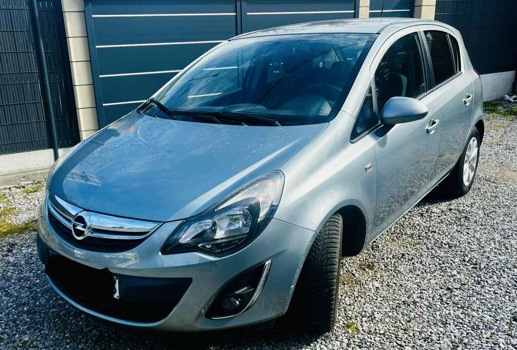 Opel 1.2i Black Edition