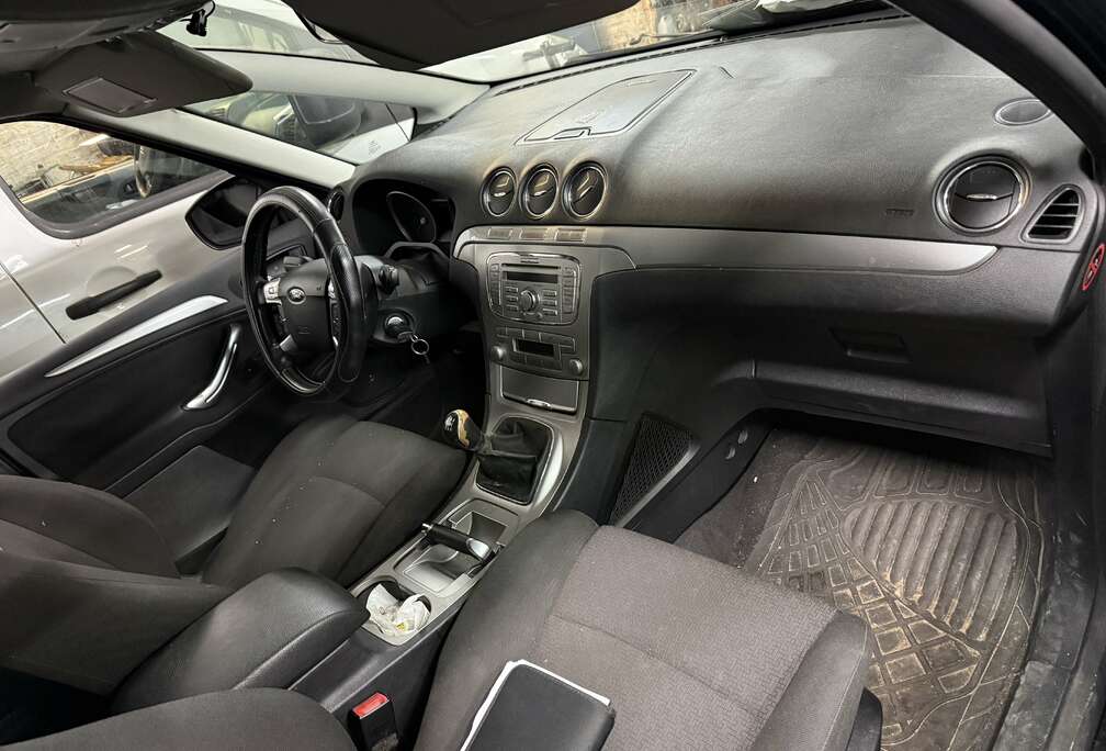 Ford 2.0i Ambiente