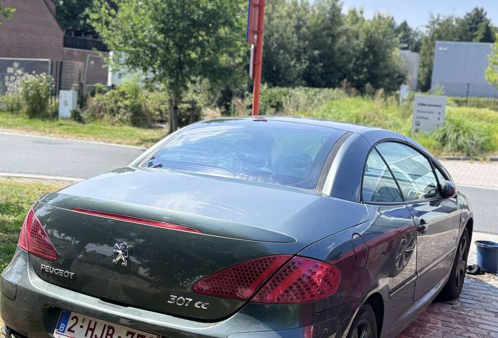 Peugeot CC 2.0i 16v Dynamique