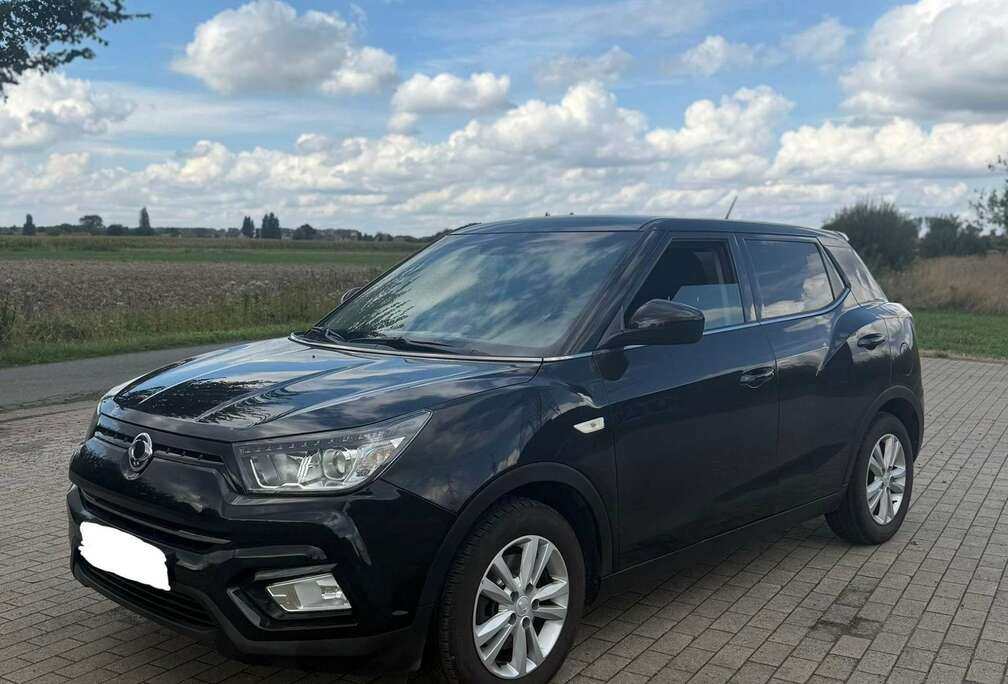 SsangYong 1.6i e-XGi 4WD Crystal