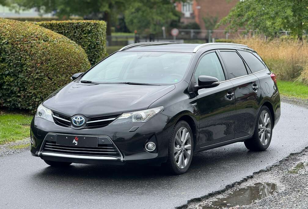 Toyota Auris SW HEV 1.8i HSD Lounge CVT