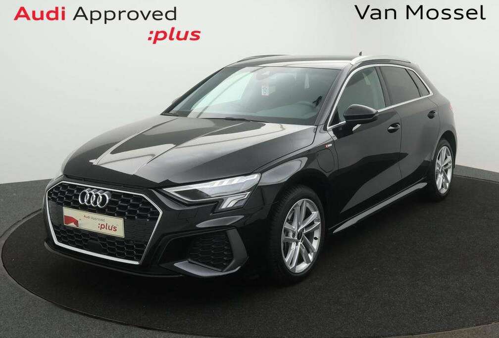 Audi Sportback Audi A3 Sportback S line 40TFSIe 204pk *