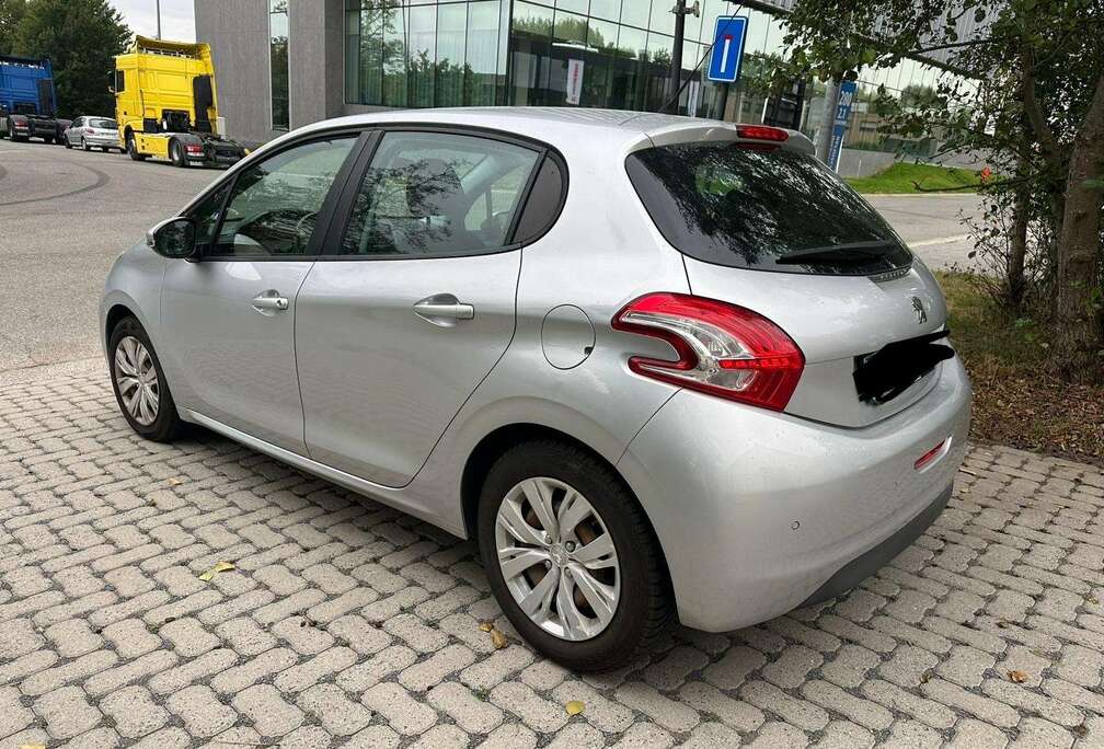 Peugeot 1.2i Allure Airco Gps