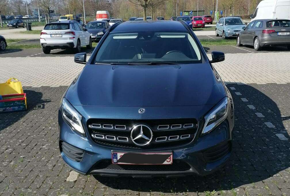 Mercedes-Benz GLA 200