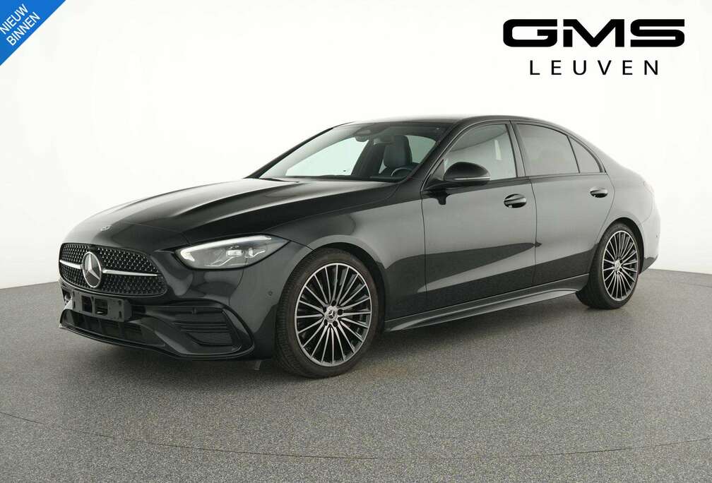 Mercedes-Benz Sedan 180 AMG Line *PANO DAK*