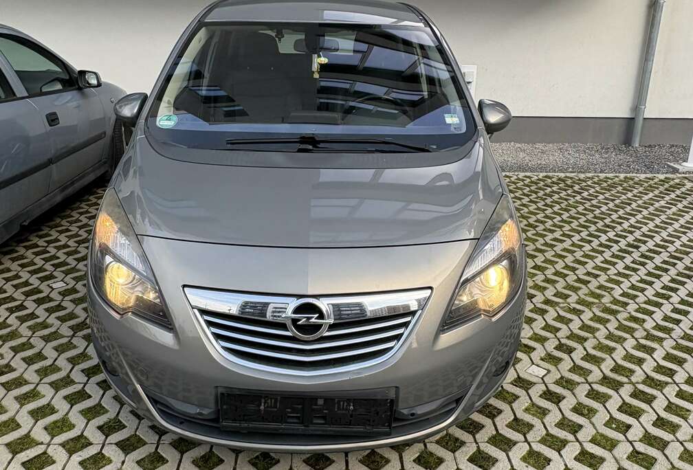 Opel 1.4i Bien Lir L Annonce Svp