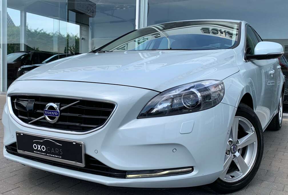 Volvo 2.0 D3 150CV / Boite Automatique / Xenon / Gps / Cuir / Clim Auto / Cruise / Camera / PDC / Carnet VOLVO / GARANTIE /