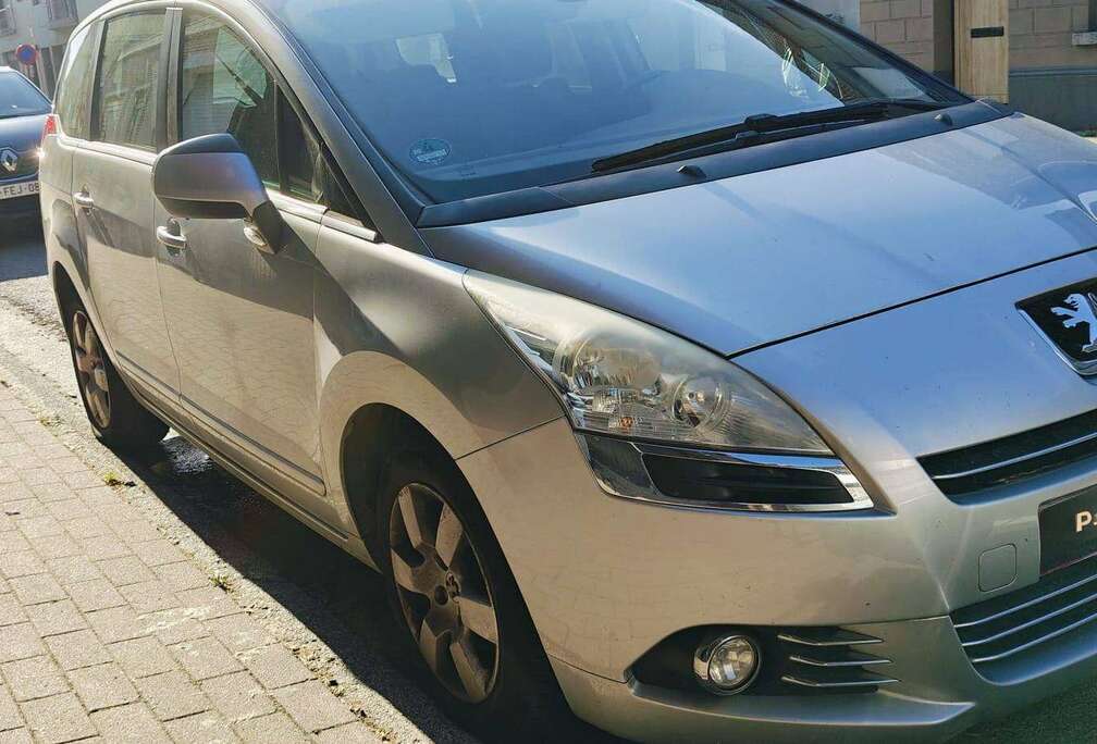 Peugeot 5008 1.6i Confort Pack