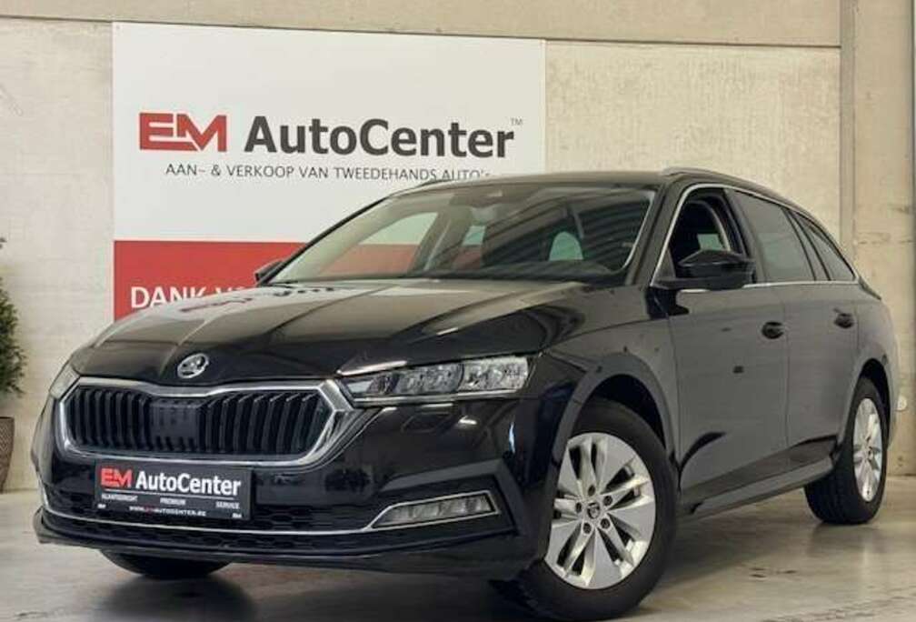 Skoda 1.0 TSI Clever Virtual-LED-Keyless-CAM-CarPlay-ACC