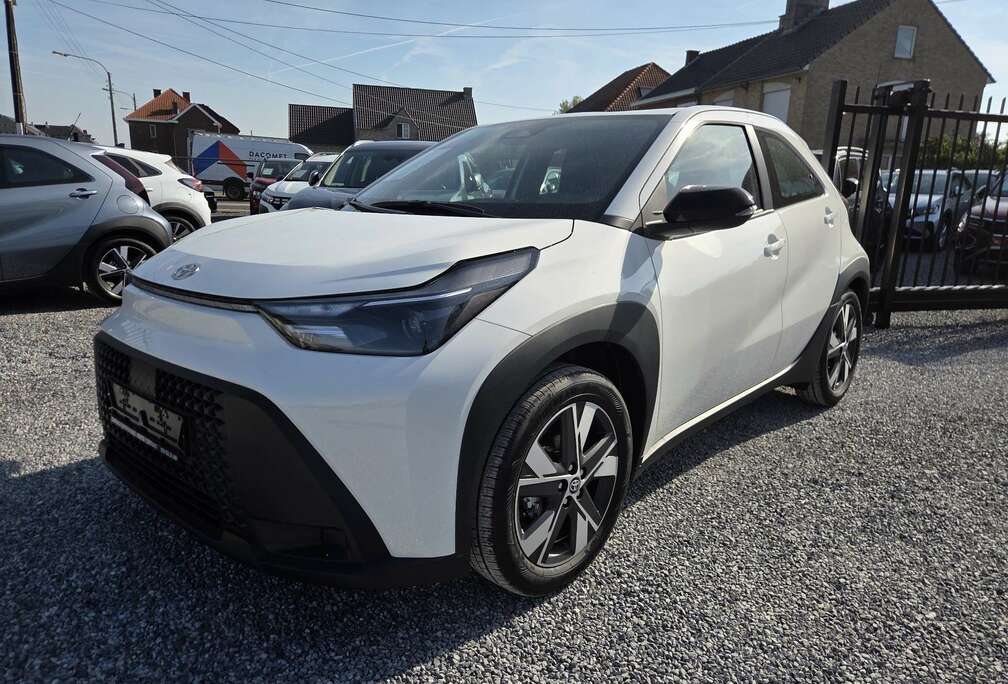 Toyota X Hybrid 1.5i VVT-i (85 kW)☆CARPLAY☆CAM☆ADAPCRUISE
