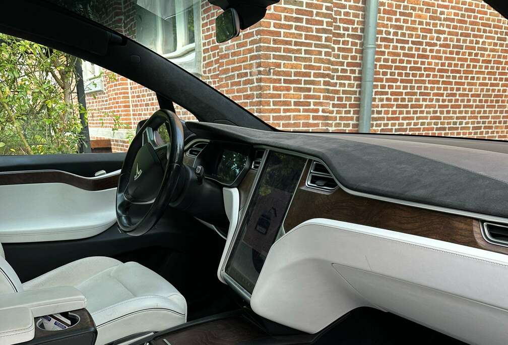 Tesla Model X P90D Allradantrieb