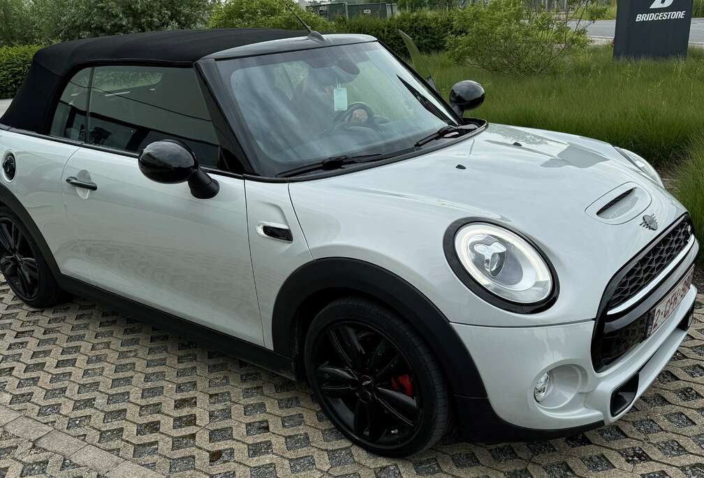 MINI Mini John Cooper Works Cabrio Sport-Aut.