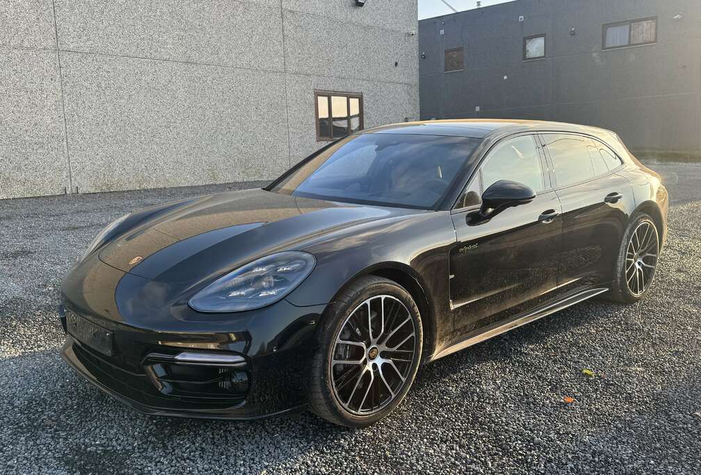 Porsche 4 e-Hybrid PDK Platinium Edition Sporturismo
