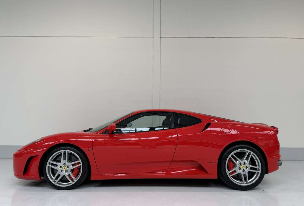 Ferrari F 430 4.3i V8 32v