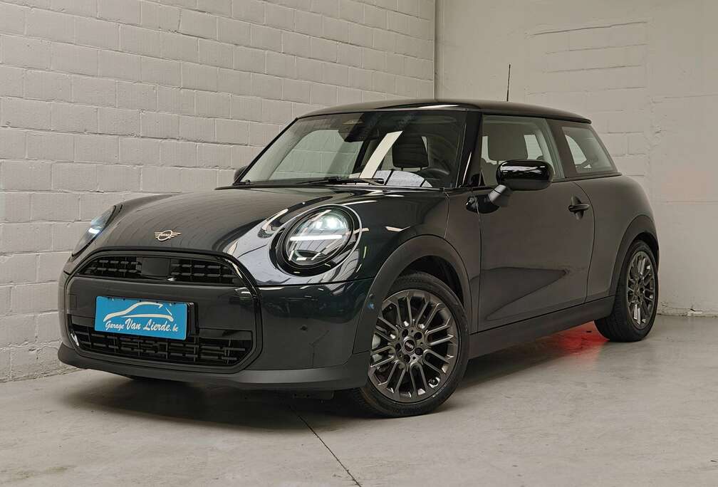 MINI Classic Trim - 156pk - Stuurwiel&zetel verwarming - Apple Carplay - Camera
