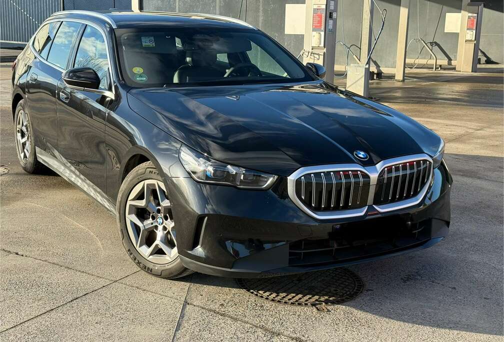 BMW 520d Touring  Contact via WhatsApp berichten