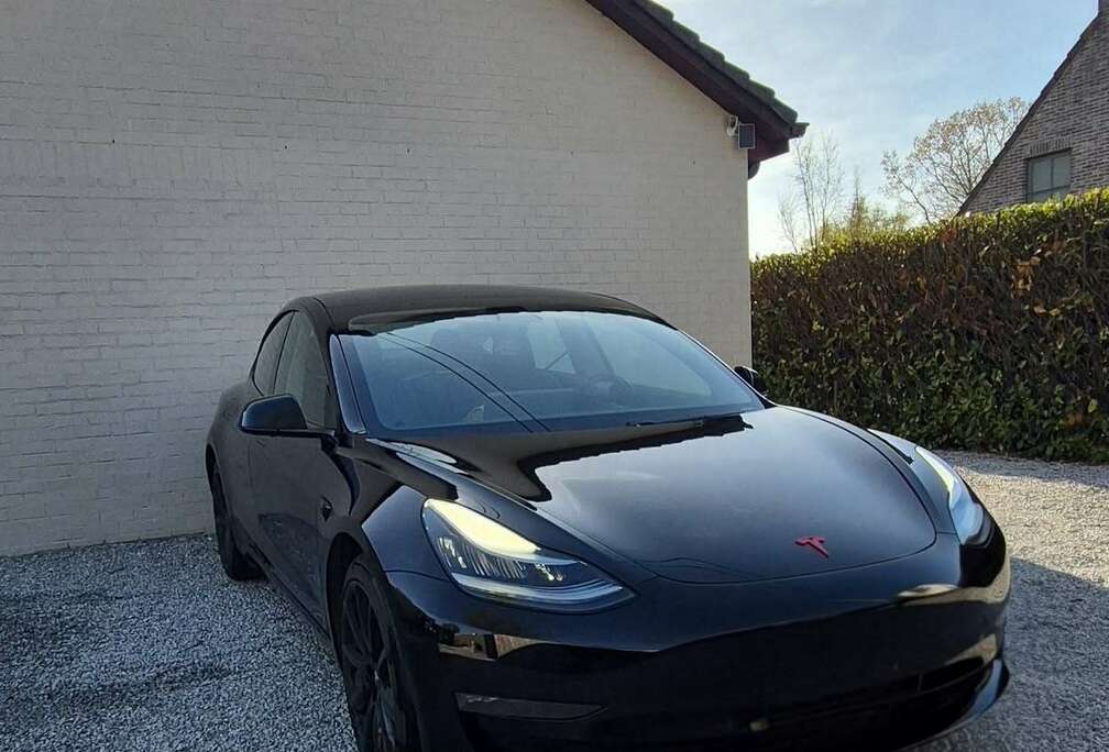 Tesla 75 kWh Long-Range Dual Motor