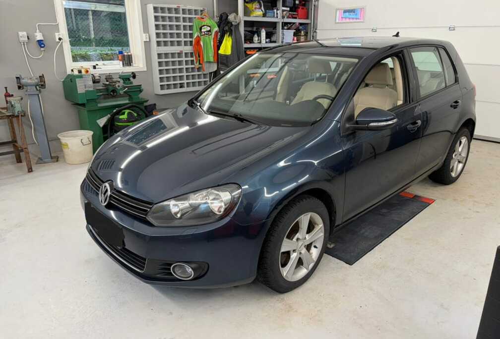 Volkswagen Golf VI