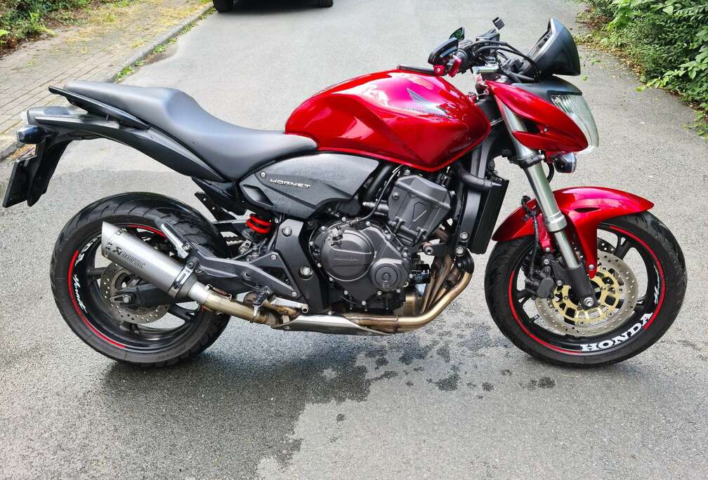 Honda hornet   +32479733685