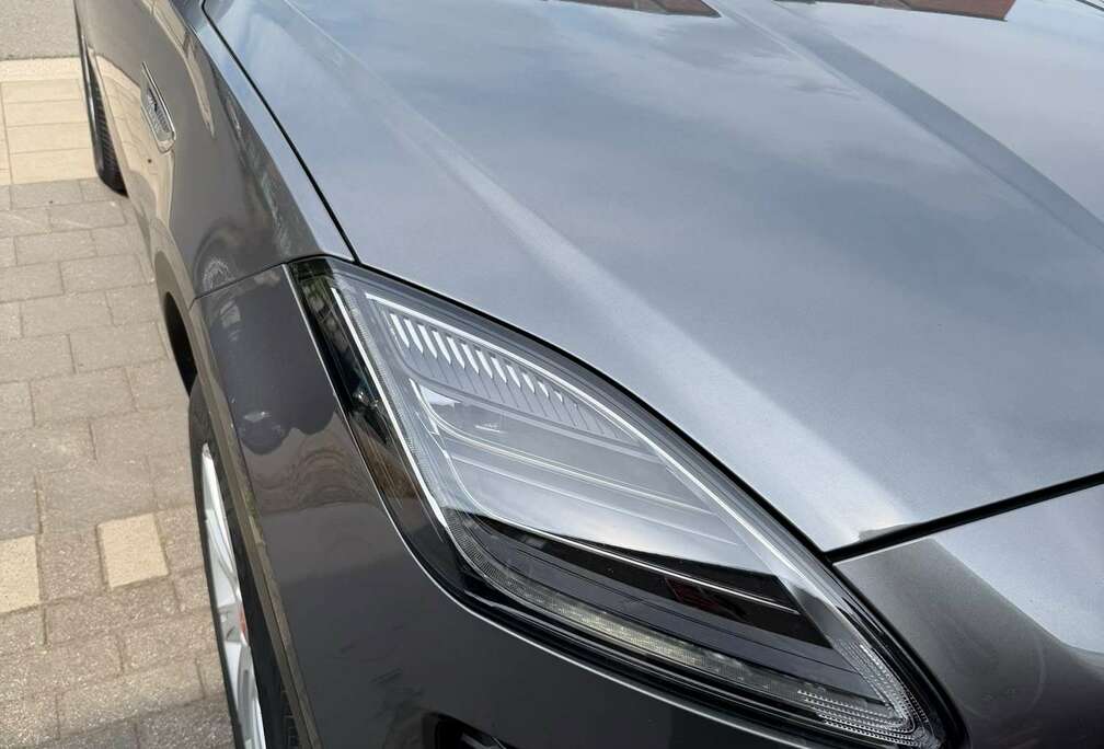 Jaguar E-Pace 2.0 D AWD R-Dynamic S (EU6.2)
