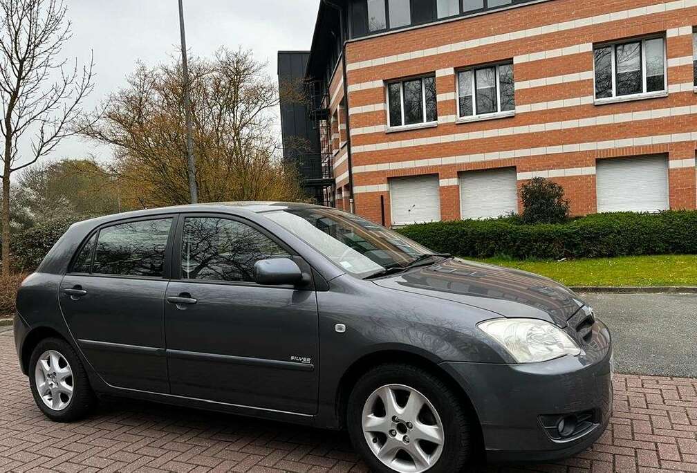 Toyota 90 D-4D  75mkms Silver excellent état