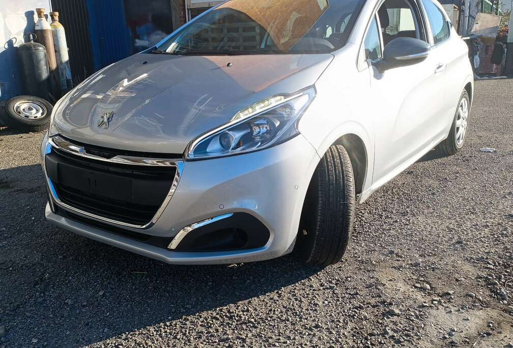 Peugeot 1.2 PureTech 82ch BVM5 Style
