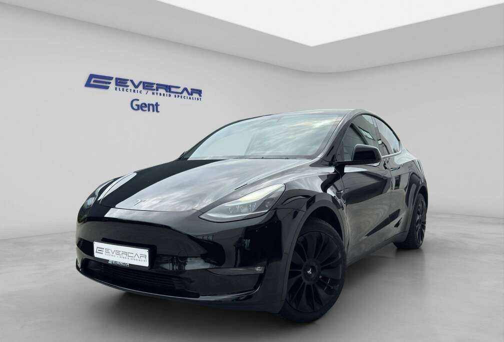Tesla Model Y Dual Motor AWD (324 kW) **TOWHOOK*MATRIX*PANO**