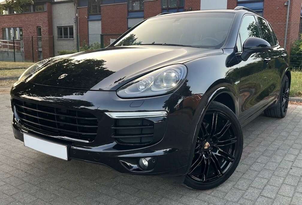 Porsche 3.0i V6 Hybrid Tiptronic S Pack Chrono