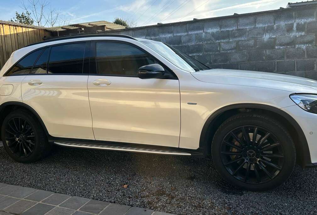 Mercedes-Benz e 4Matic AMG Line Pano Navi Leder Cam Full Option