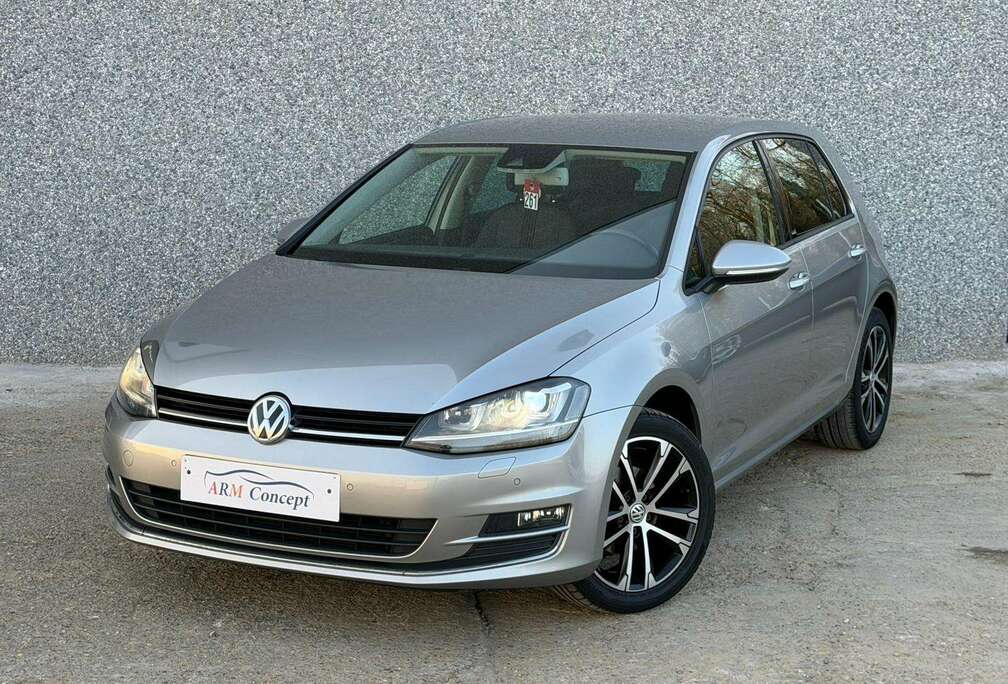 Volkswagen Golf 1.2 TSI Allstar XENON/LED/garantie